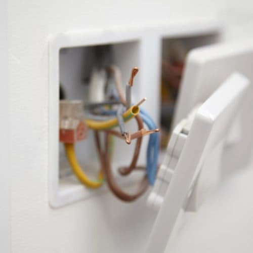 Installation électrique encastrée : les règles de pose