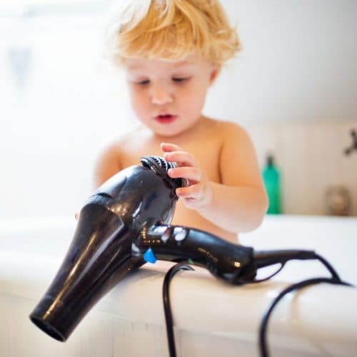 Appareil électrique dans l’eau : pourquoi y a-t-il danger ?
