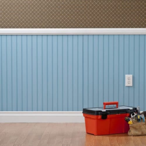 Comment poser des plinthes électriques ?