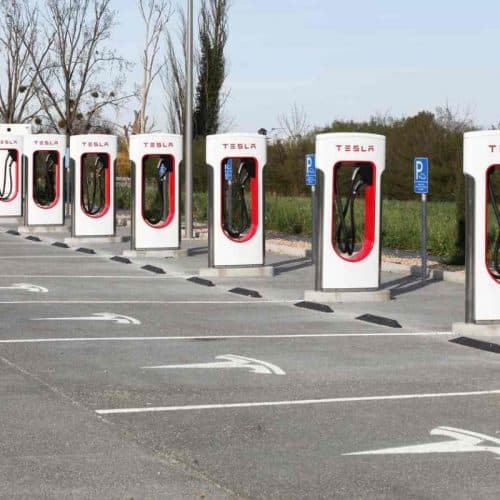 Quel est le nombre de bornes de recharge Tesla en France ?