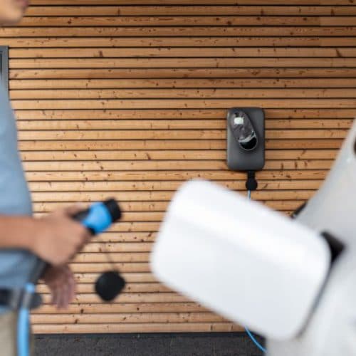 5 raisons d’investir dans une borne de recharge à domicile