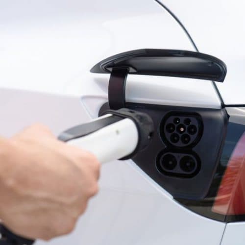 Recharger rapidement sa voiture électrique avec la prise Combo CCS