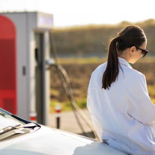 Comment recharger ma voiture électrique au cours de mes trajets ?