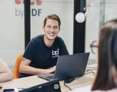 Maxence, votre expert en bornes de recharge