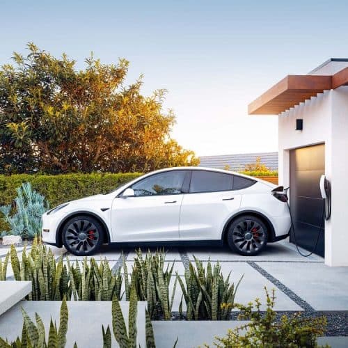 Quelle borne de recharge installer à domicile pour recharger une Tesla ?