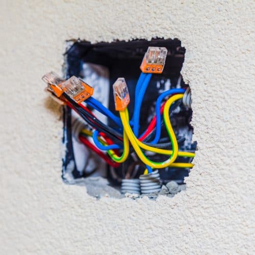Comment connecter des fils électriques ?