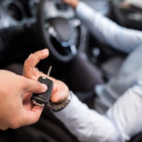 Bornes de recharge : quelle aide pour les loueurs de véhicules courte durée ?