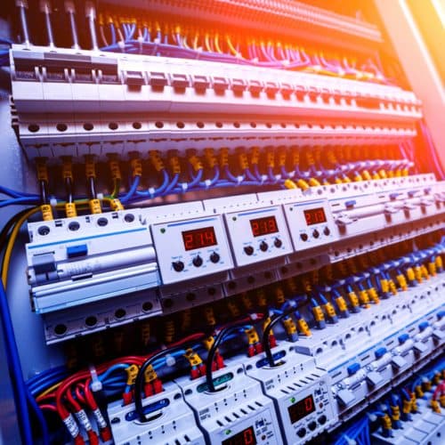 Comment installer un inverseur de source électrique ?