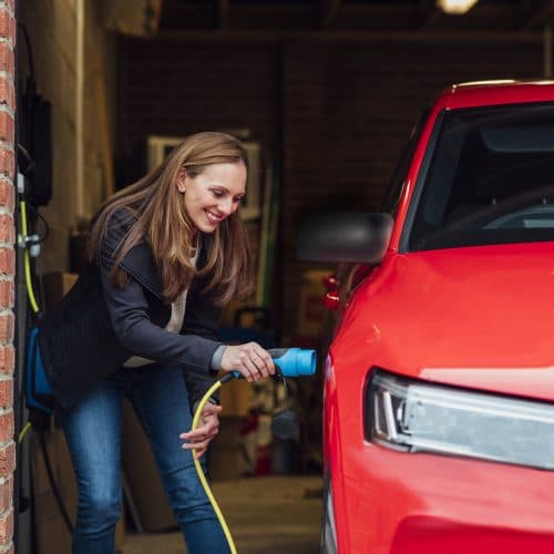 Peut-on recharger une voiture électrique sur une prise domestique ?