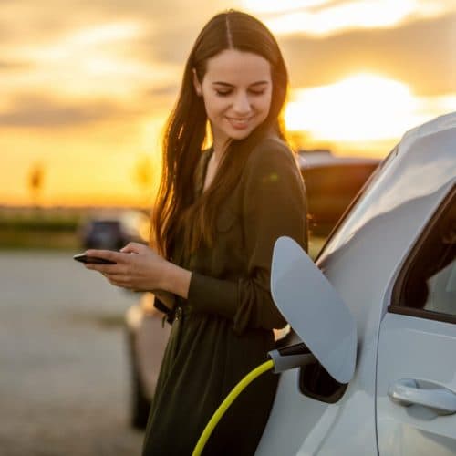 Comment recharger une voiture hybride ?