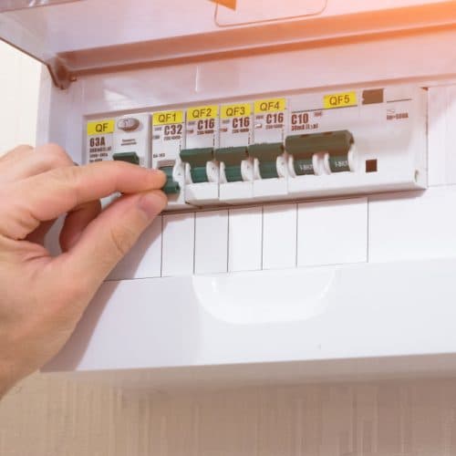 Comment installer un télévariateur modulaire ?