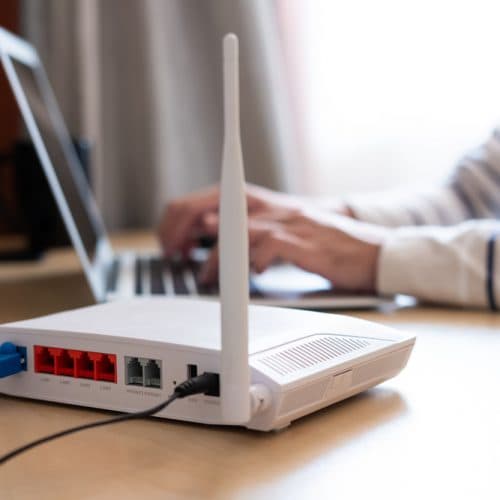 Quels types de câbles utiliser pour raccorder le coffret de communication ?