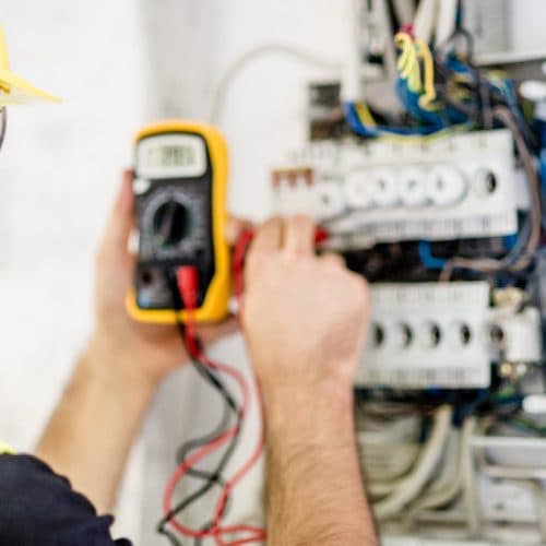 Comment trouver un électricien professionnel, sérieux et de confiance ?