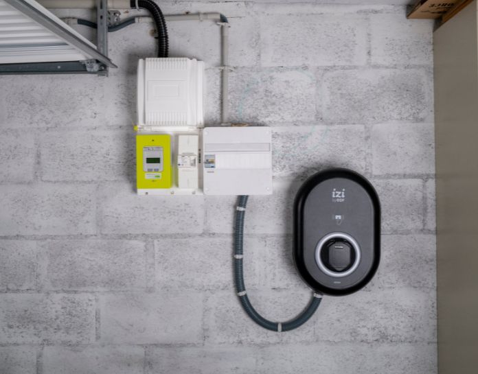 borne de recharge izi avec compteur electrique