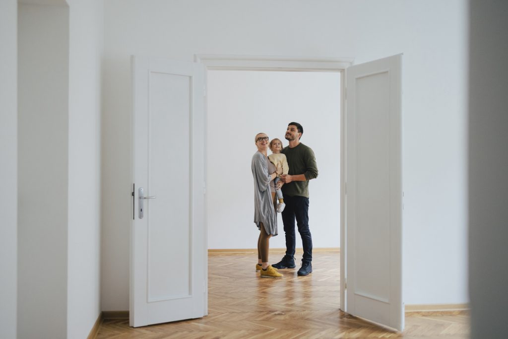 famille installation logement vide