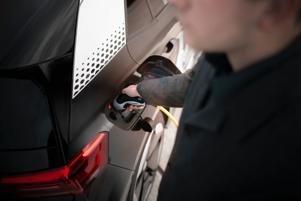 éligibilité prime à la conversion recharge voiture électrique