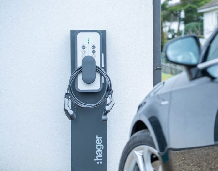 borne hager sur pied recharge voiture electrique