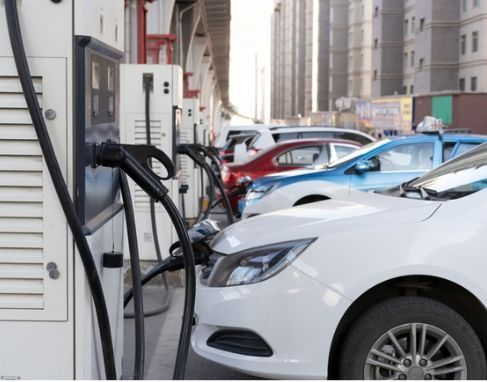 Station de recharge publique pour véhicules électriques