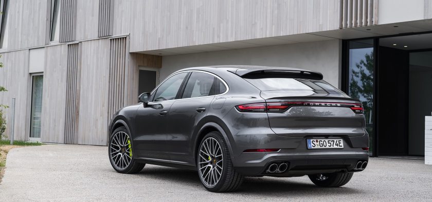 voiture hybride rechargeable Porsche Cayenne